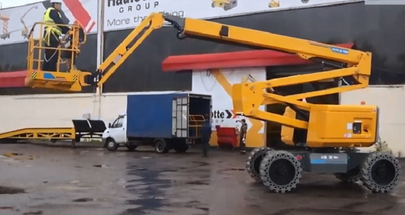 богатое оборудование электрического подъёмника